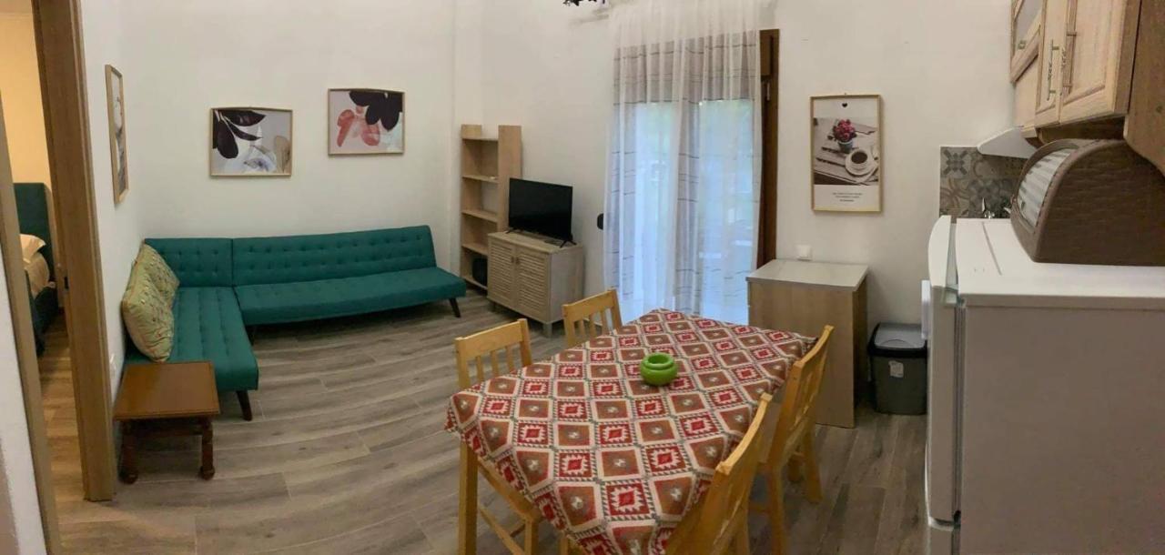 Apartmán To Petrino Spiti Posidi Exteriér fotografie