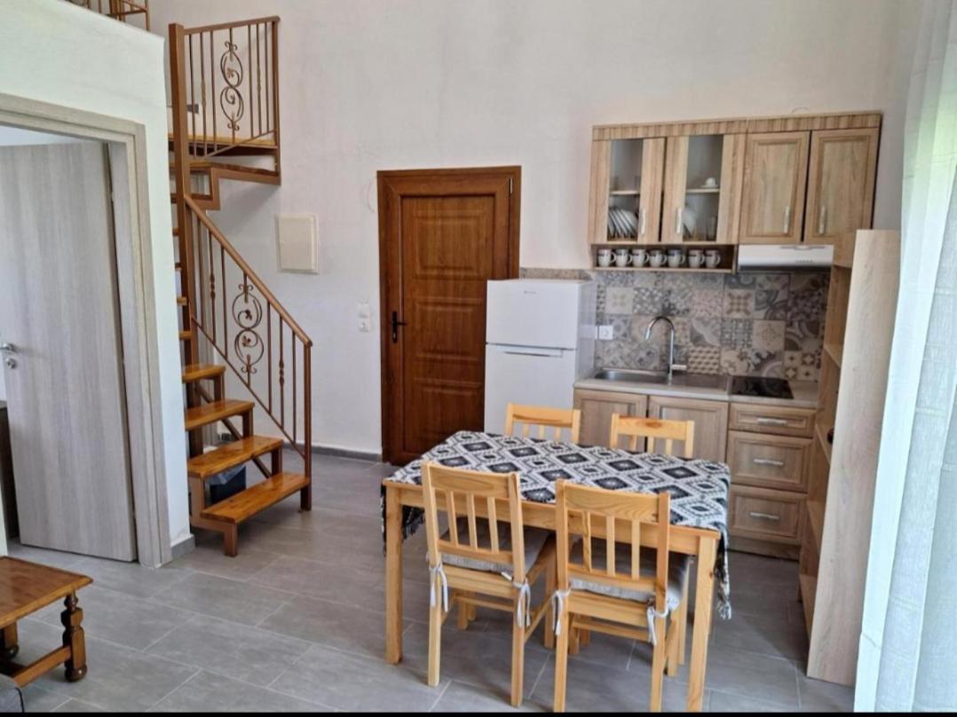 Apartmán To Petrino Spiti Posidi Pokoj fotografie